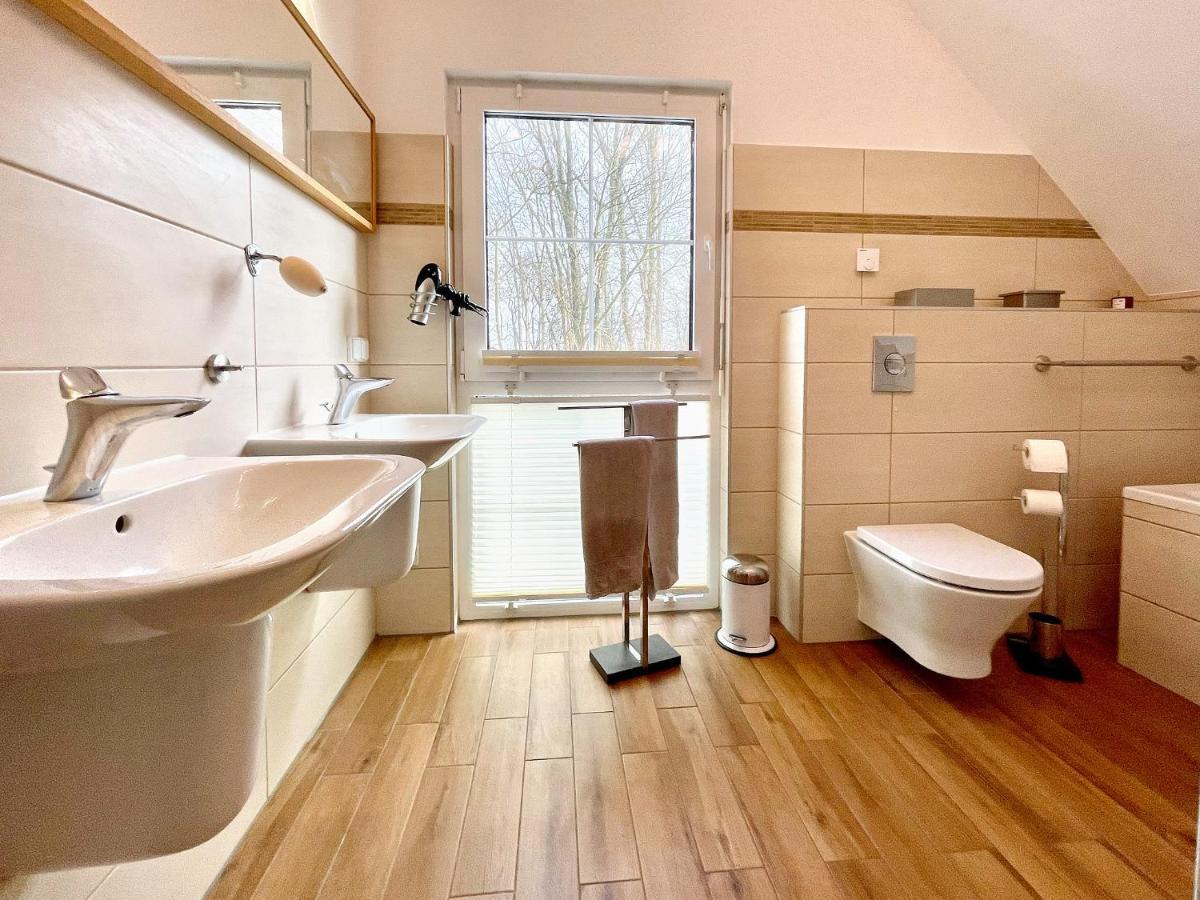 Fleesentraum Seevilla Kormoran - Direkt Am Fleesensee - Familien Und Aktivurlauber - Whirlpool Sauna Garten Nintendo - Sup Kanu Kajak Inklusive Göhren-Lebbin Exterior foto
